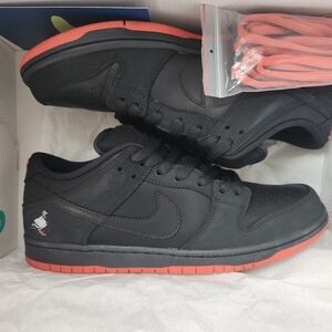 2017 Nike Dunk Black Pigeon 9.5